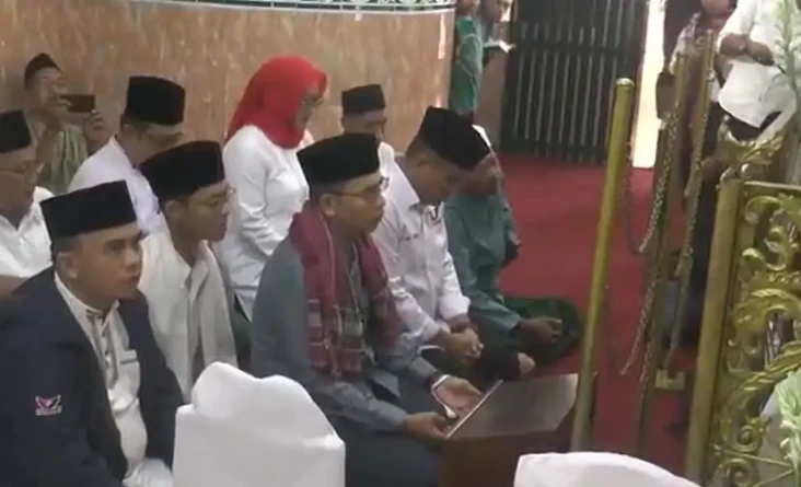TGB Ziarah ke Makam...