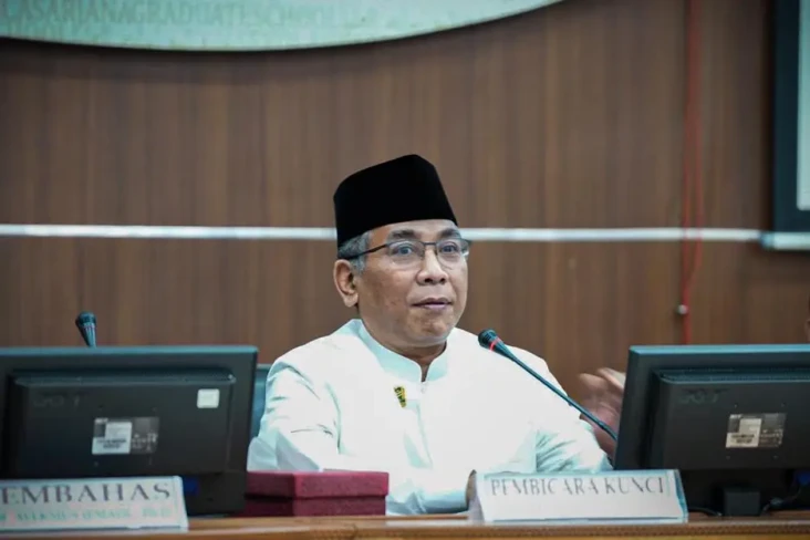 Guru Besar Dukung Gus...
