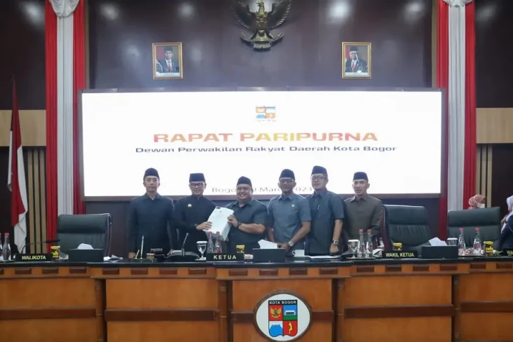 DPRD Bahas LKPJ Wali...