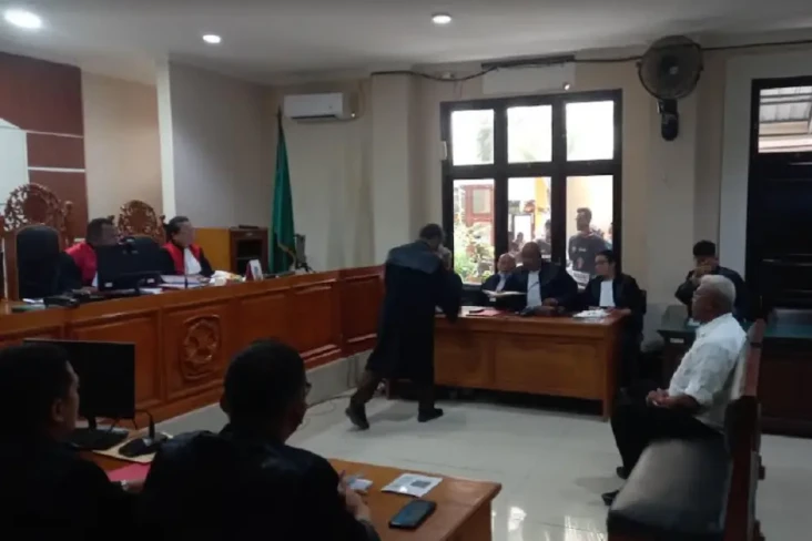 Sidang Dugaan Korupsi...