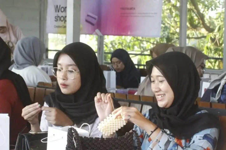 Belajar Membuat Card...