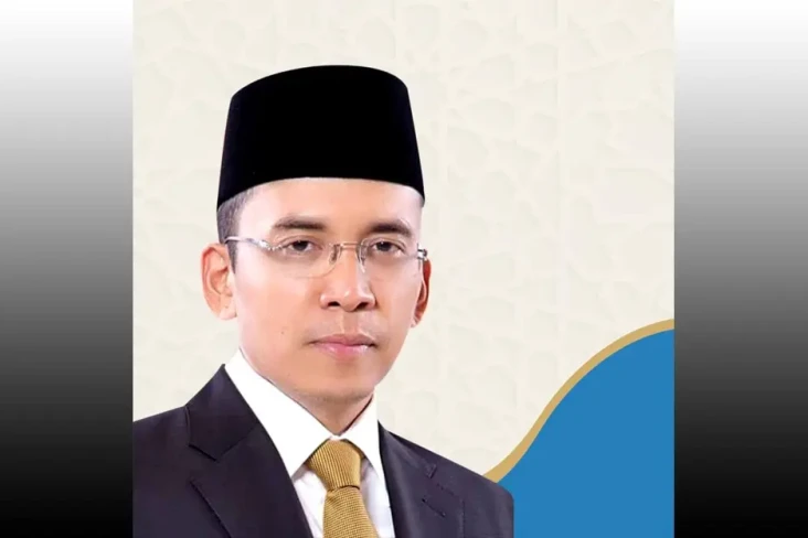 1.083 Tahun Al-Azhar,...