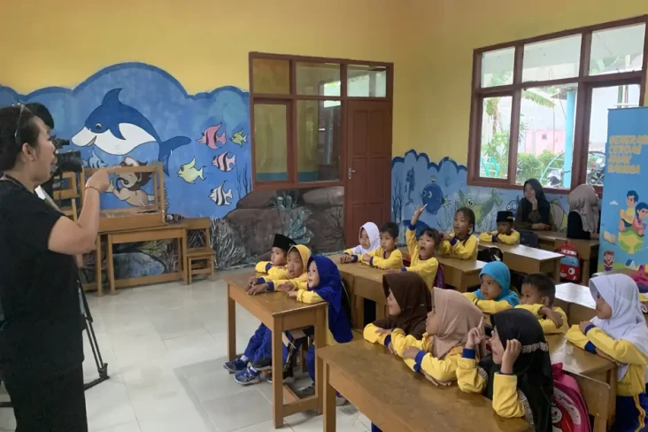 Hari Buku Anak Sedunia,...