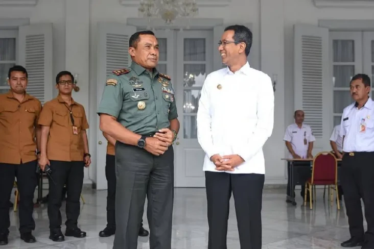 Sama-sama Alumni Istana,...