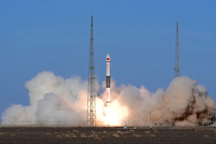 China Luncurkan 4 Satelit...