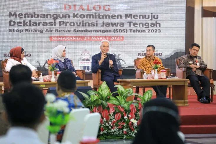 Komitmen Ganjar Bebaskan...