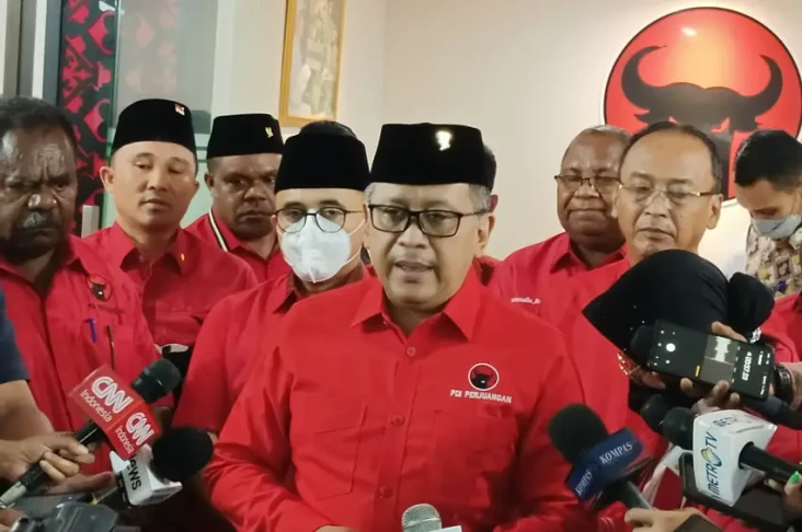 PDIP Bela Ganjar soal...