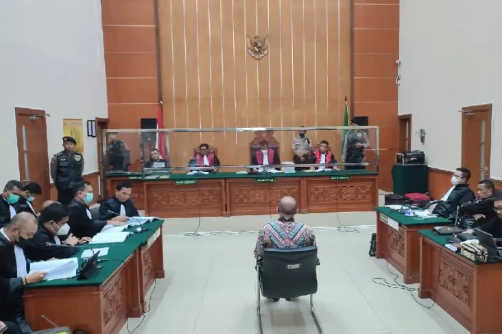 Irjen Pol Teddy Minahasa...