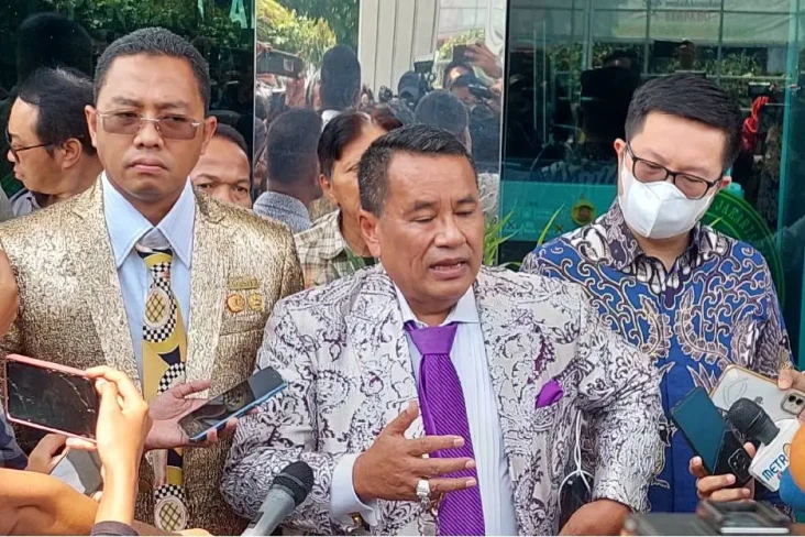 Teddy Minahasa Dituntut...