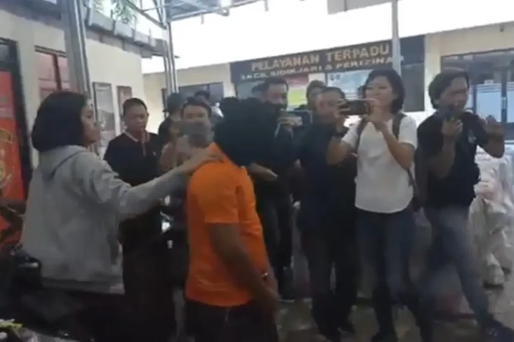 Sadis! Tukang Ojek Online...