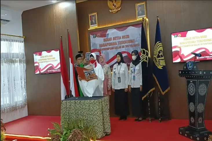 2 Napi Teroris Perempuan...