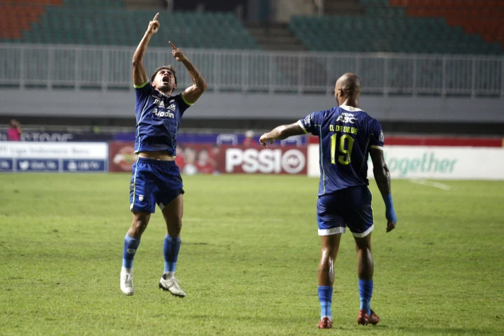 Mengapa Duel Persib...