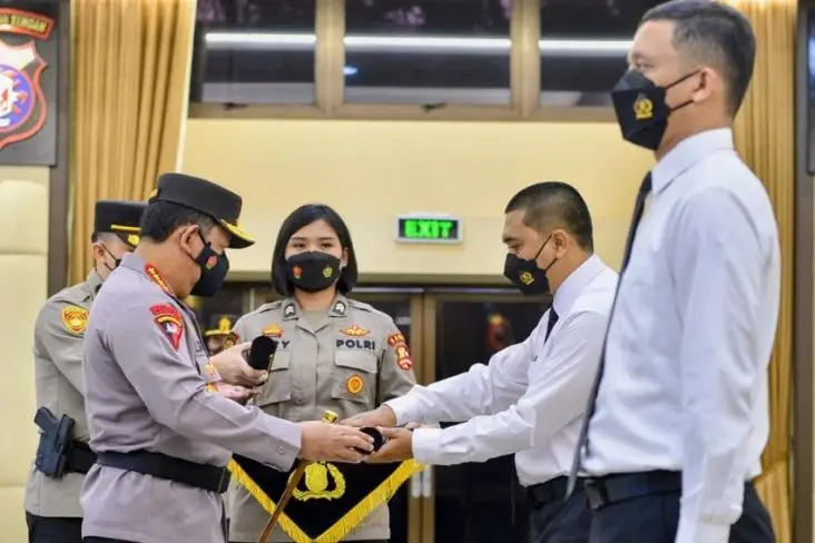 Polri Gelar Sertijab...