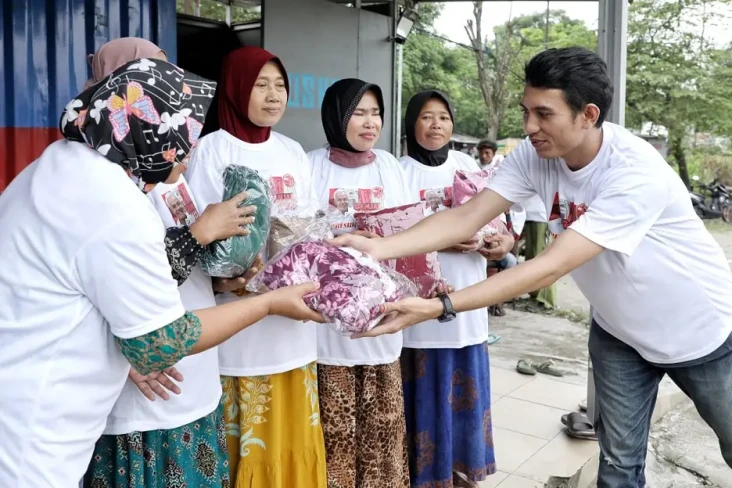 Isi Ramadan, KST Berikan...