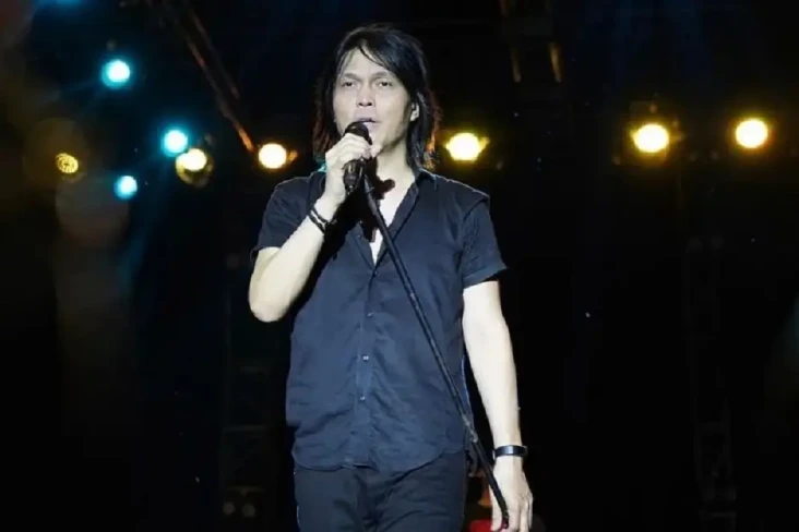 Dilarang Nyanyikan Lagu...
