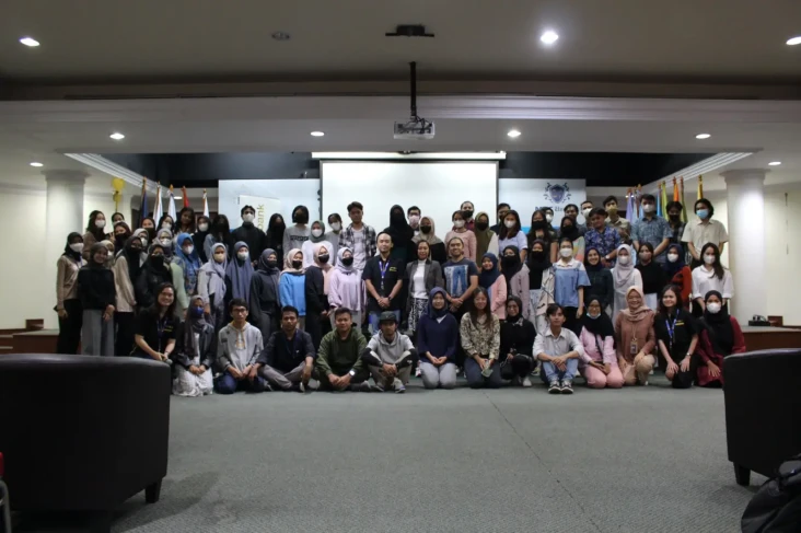 MNC University dan MNC...