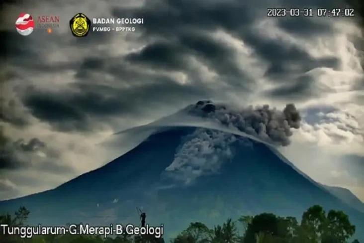 Gunung Merapi Kembali...