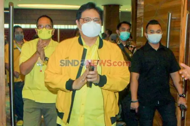 Pengamat: Golkar Tak...