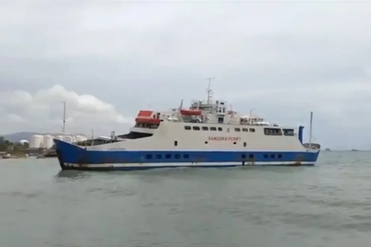 2 Kapal Feri Tabrakan...