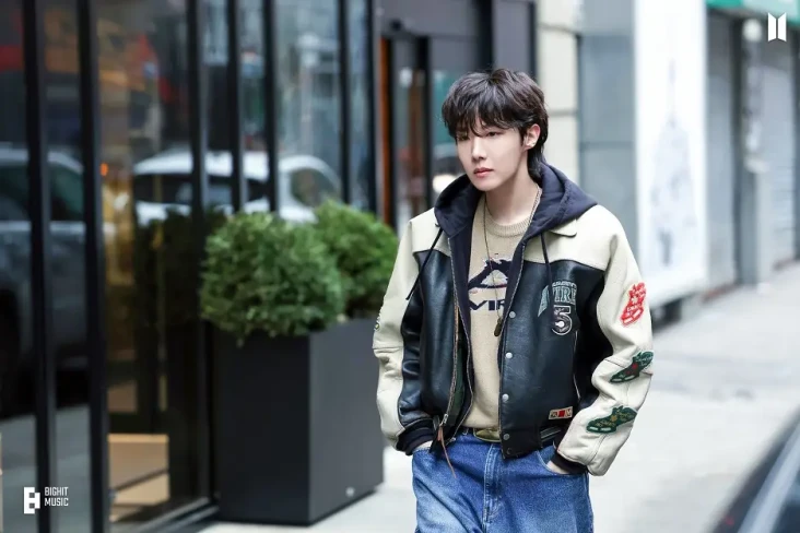 J-Hope BTS Akan Wajib...