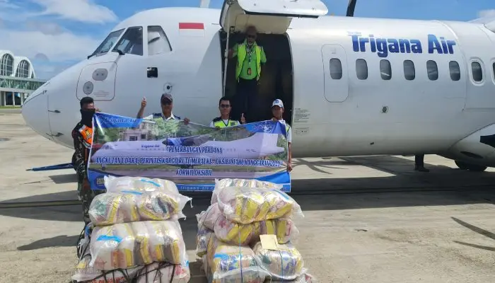 Dua Pesawat Layani Penerbangan...