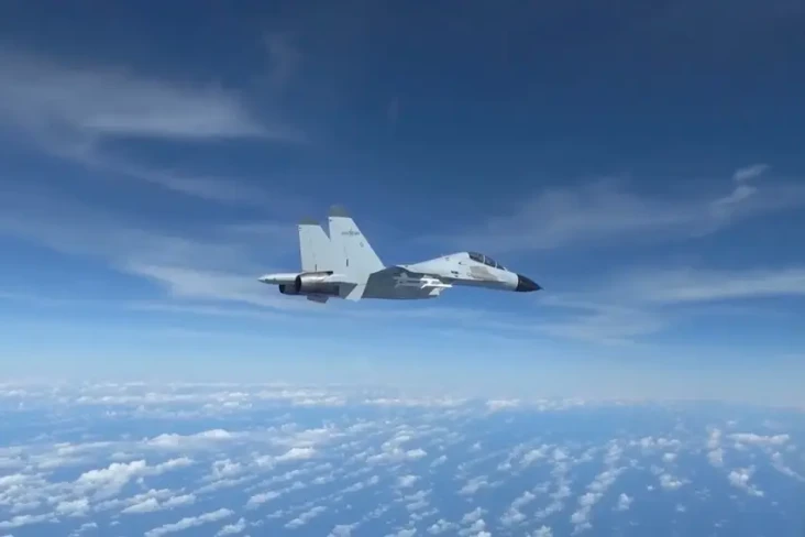 10 Pesawat Militer China...