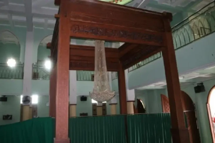 Masjid Bungkuk Tertua...