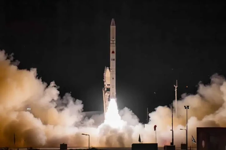 Israel Luncurkan Satelit...