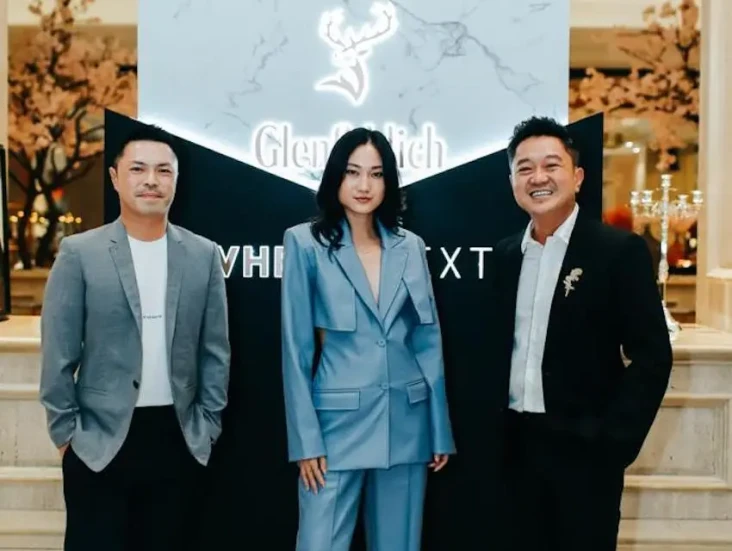 Top Model Ayu Gani Bagikan...