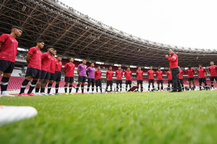 Hokky Caraka dan 2 Penggawa...
