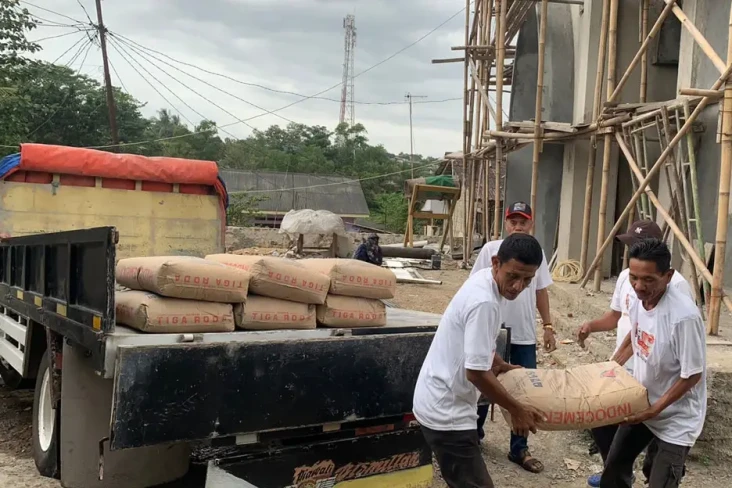 KST Jabar Bantu Renovasi...