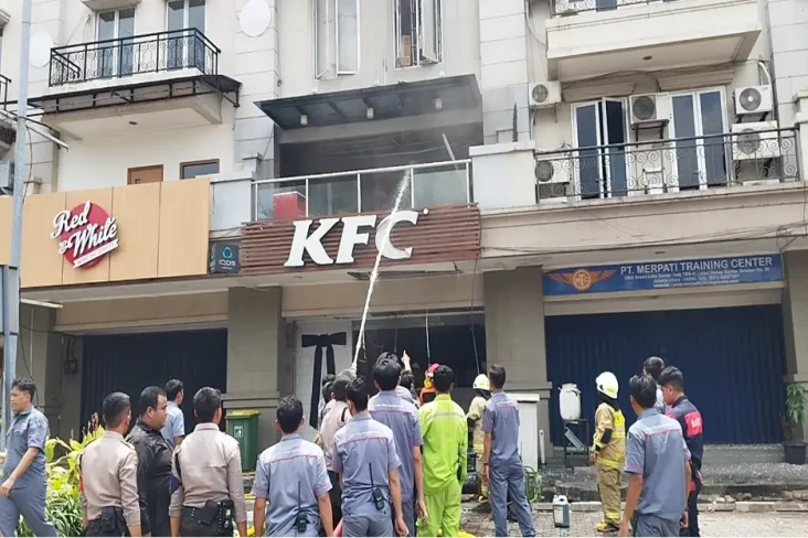 Polisi Usut Kebakaran...