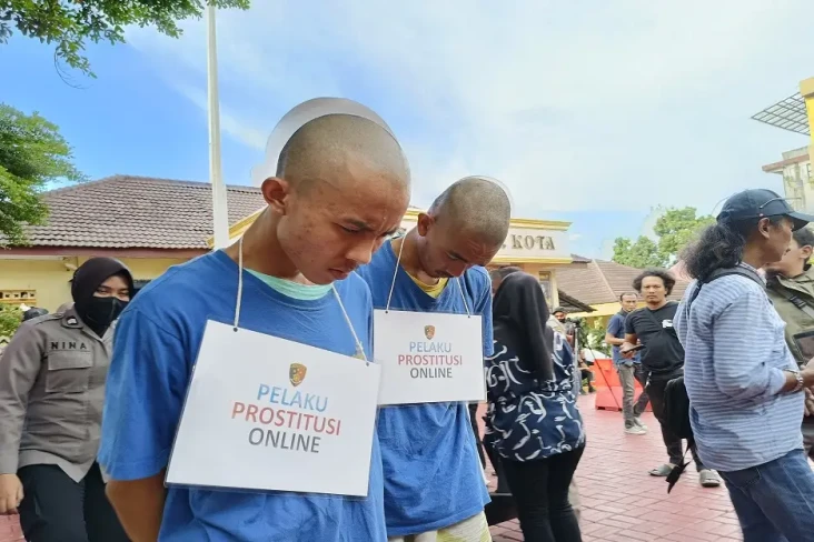 Polisi Bongkar Prostitusi...