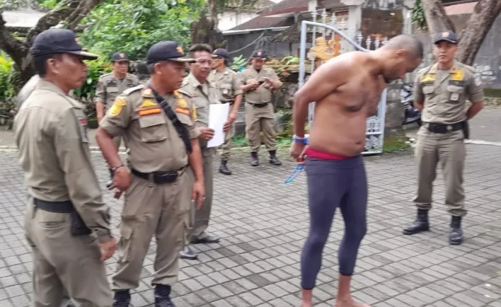 Bali Heboh! Hanya Pakai...