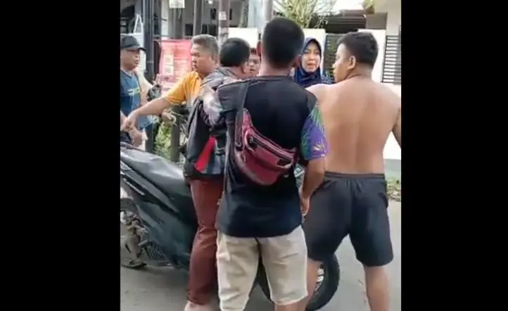 Diteriaki Penculik Anak,...