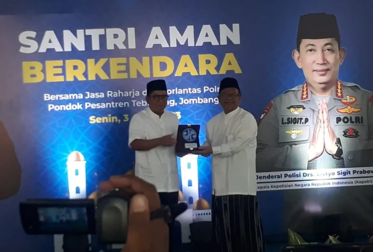 Munadi Herlambang: Ponpes...