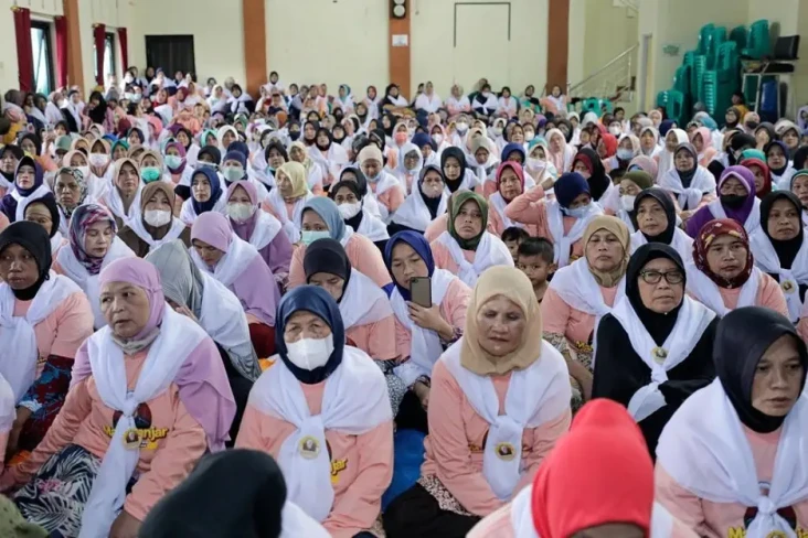 Raih Berkah Ramadan,...
