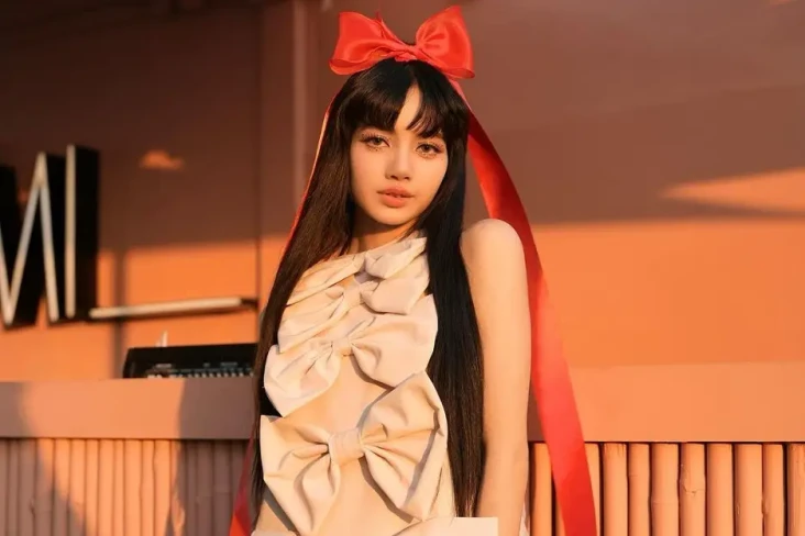 Lisa BLACKPINK Makan...