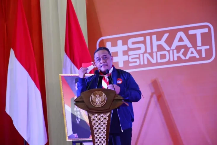 Benny Rhamdani Pilih...