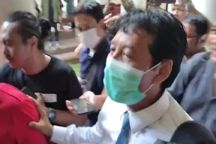 Diperiksa 8 Jam, Rektor...