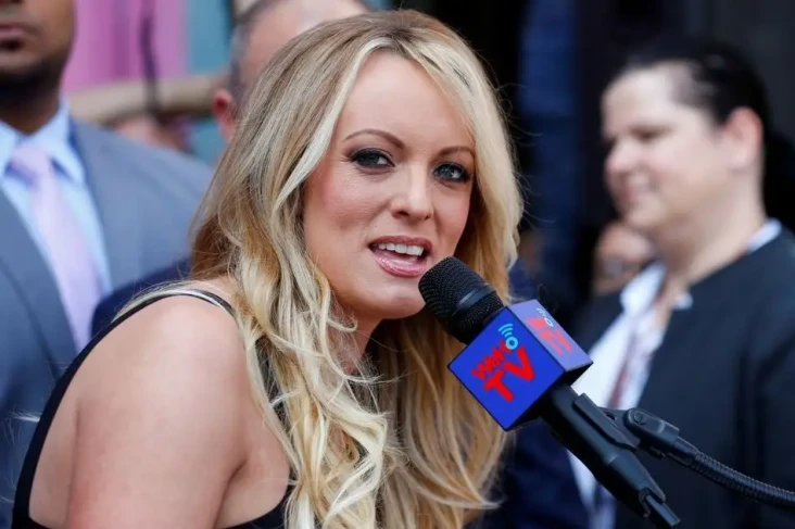 Profil Stormy Daniels,...