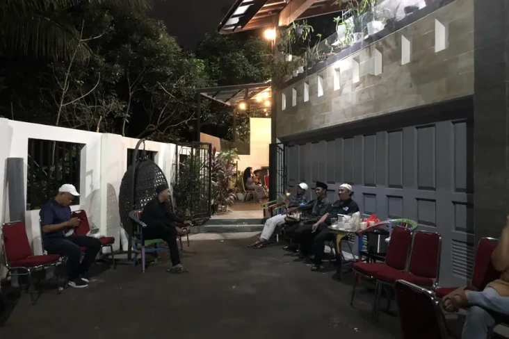 Rumah Duka Ayah Asmirandah...