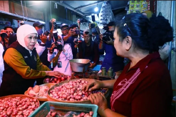 Gubernur Khofifah Tinjau...