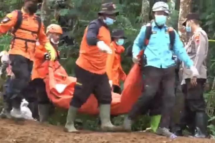 Ditemukan Sianida di...