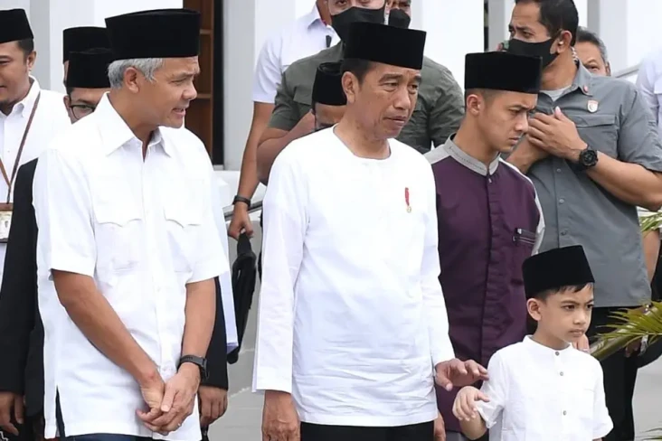 Momen Jokowi Ajak Jan...