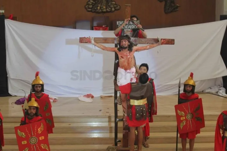 5 Tradisi Jumat Agung...