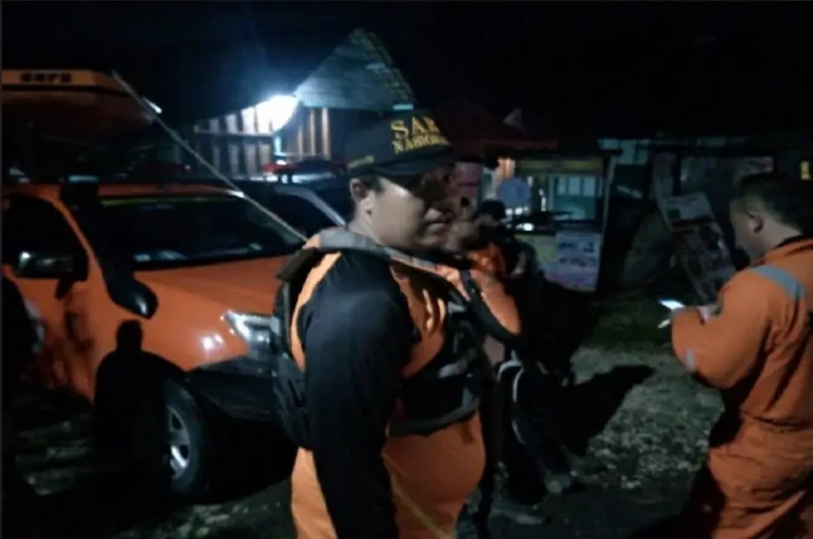 Cari Ikan di Pintu Air,...