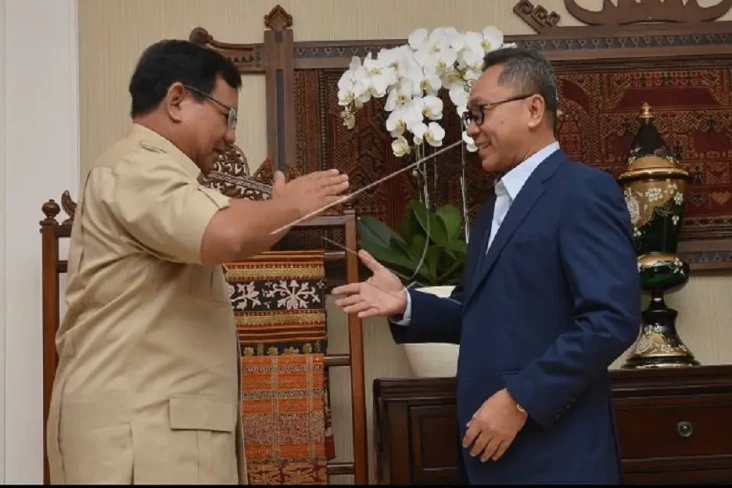 Zulhas Penuhi Undangan...