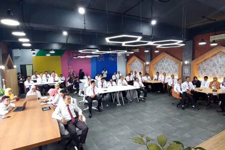 Kemenag Latih Ratusan...