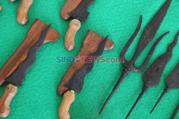 Kisah Kesaktian Tombak...